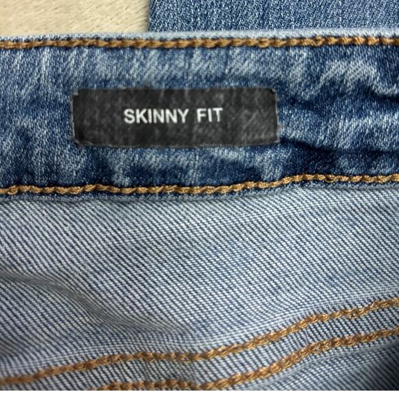 Judy Blue Size 11/30 Denim Skinny Jeans Blue Distressed Ripped Raw Hem Slim Mid - Picture 4 of 5